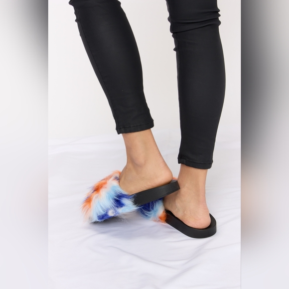 Forever Link Plush Open-Toe Sandals - Picture 7 of 8